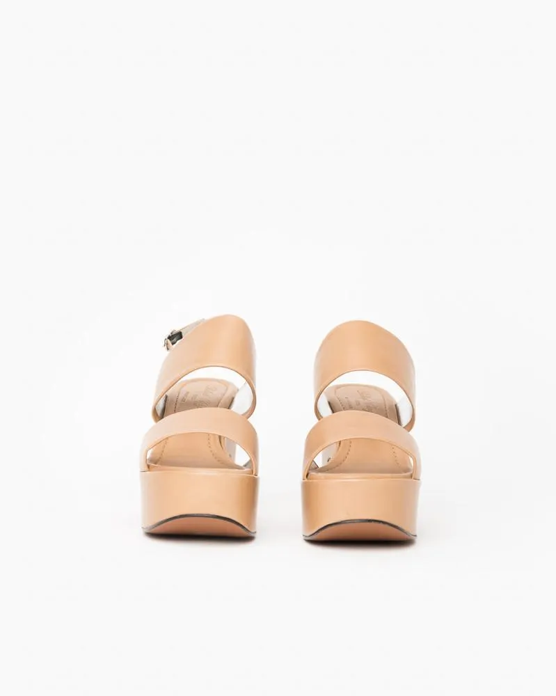 Emple Clog in Tan
