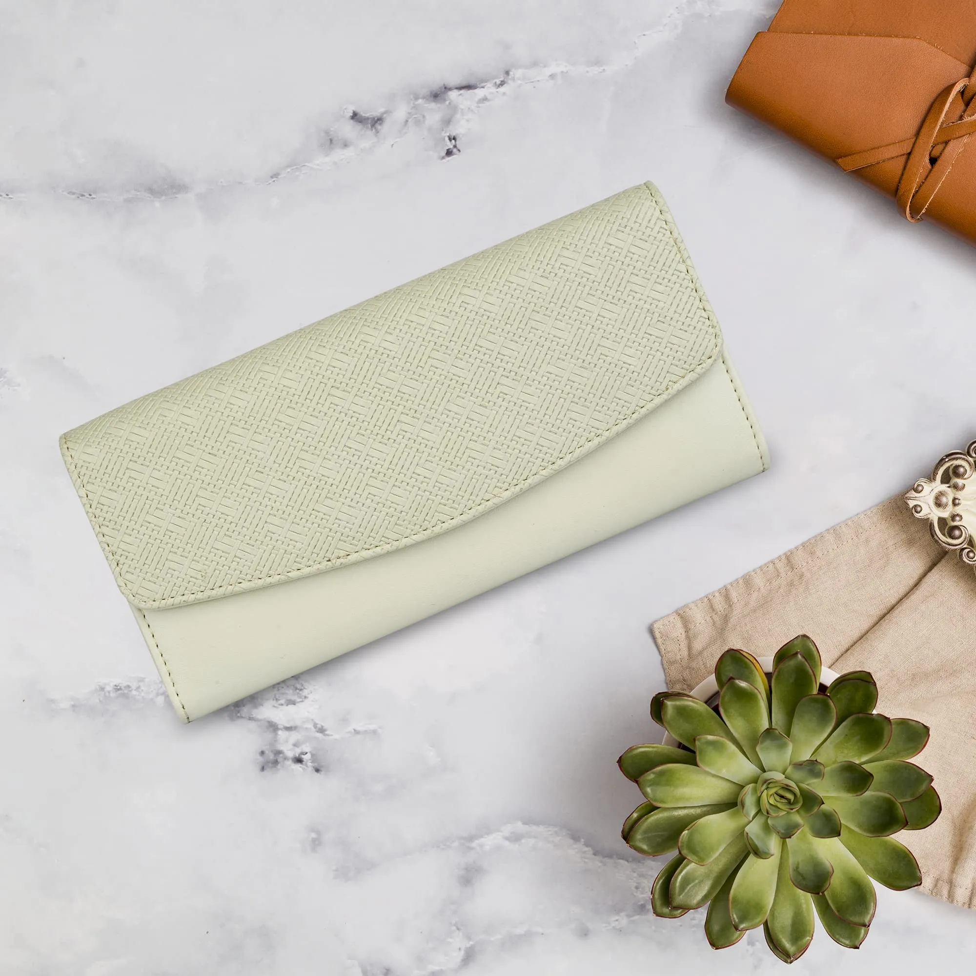 THE CLOWNFISH Remy Collection Womens Wallet Clutch Ladies Purse with Multiple Card Slots (Pista Green)